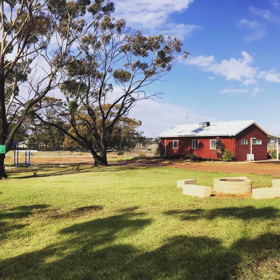 Kukerin Mary'S Farm Cottages المظهر الخارجي الصورة